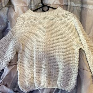 UNIVERSAL THREAD SWEATER